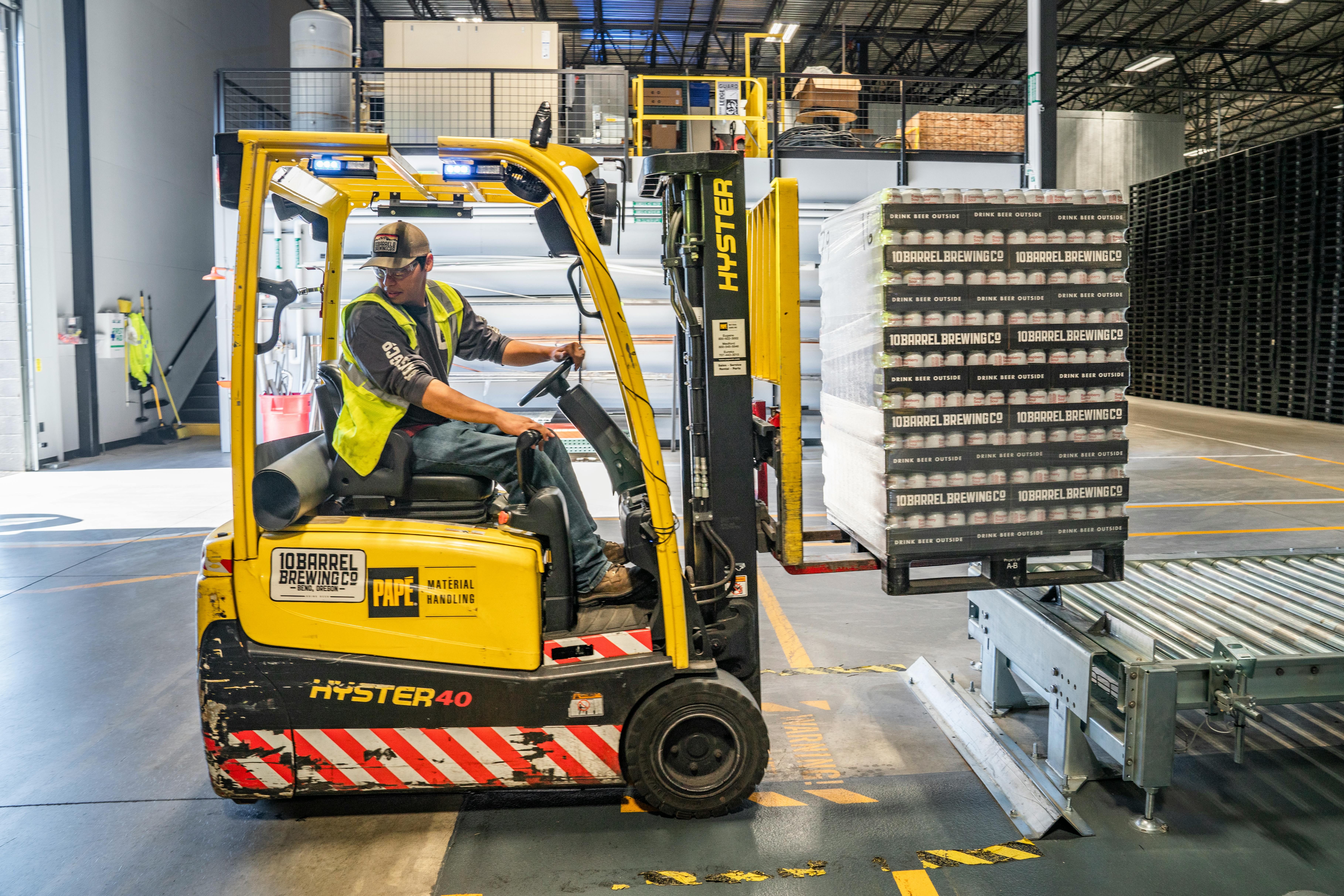 What Do Warehouse Workers Do? A Complete Guide